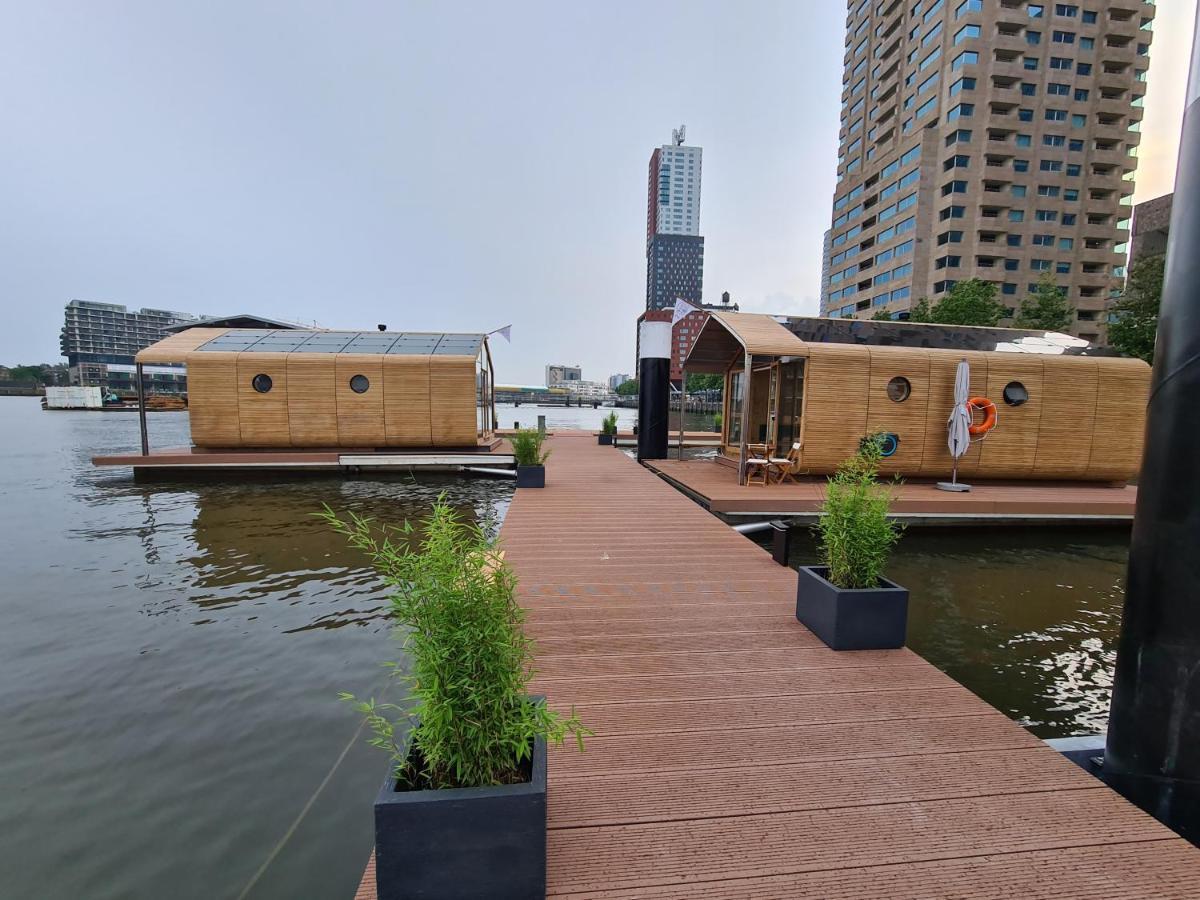 Wikkelboat Nr1 At Floating Rotterdam Rijnhaven Villa Esterno foto