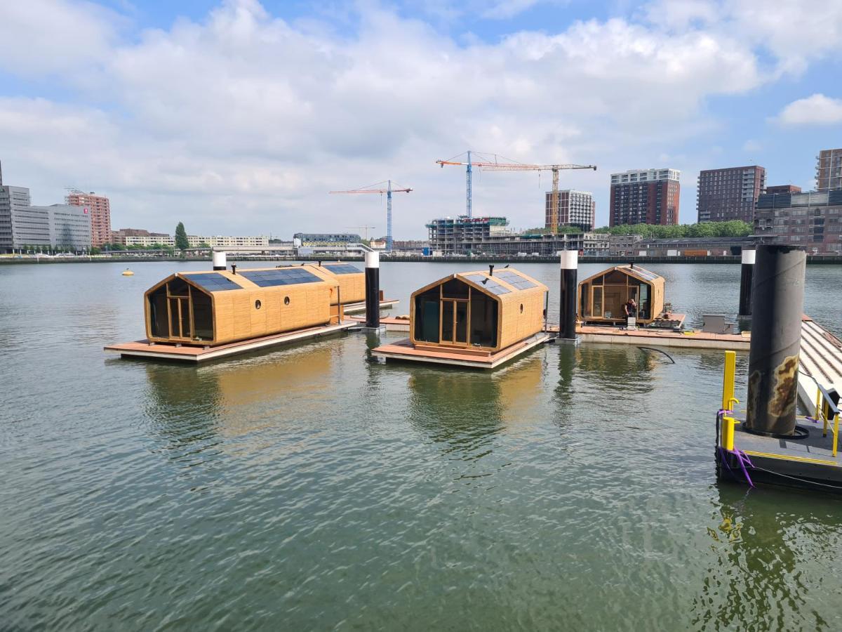 Wikkelboat Nr1 At Floating Rotterdam Rijnhaven Villa Esterno foto