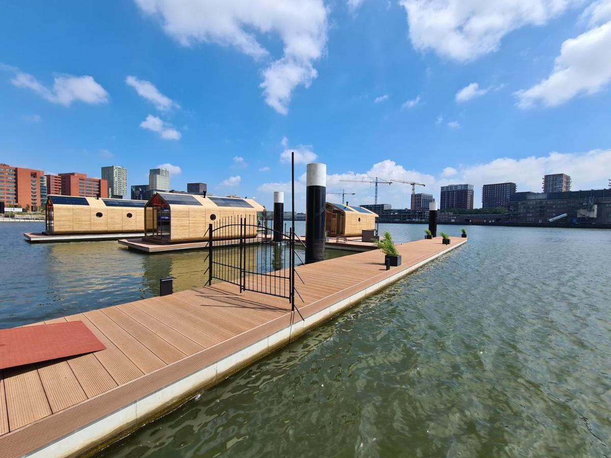 Wikkelboat Nr1 At Floating Rotterdam Rijnhaven Villa Esterno foto