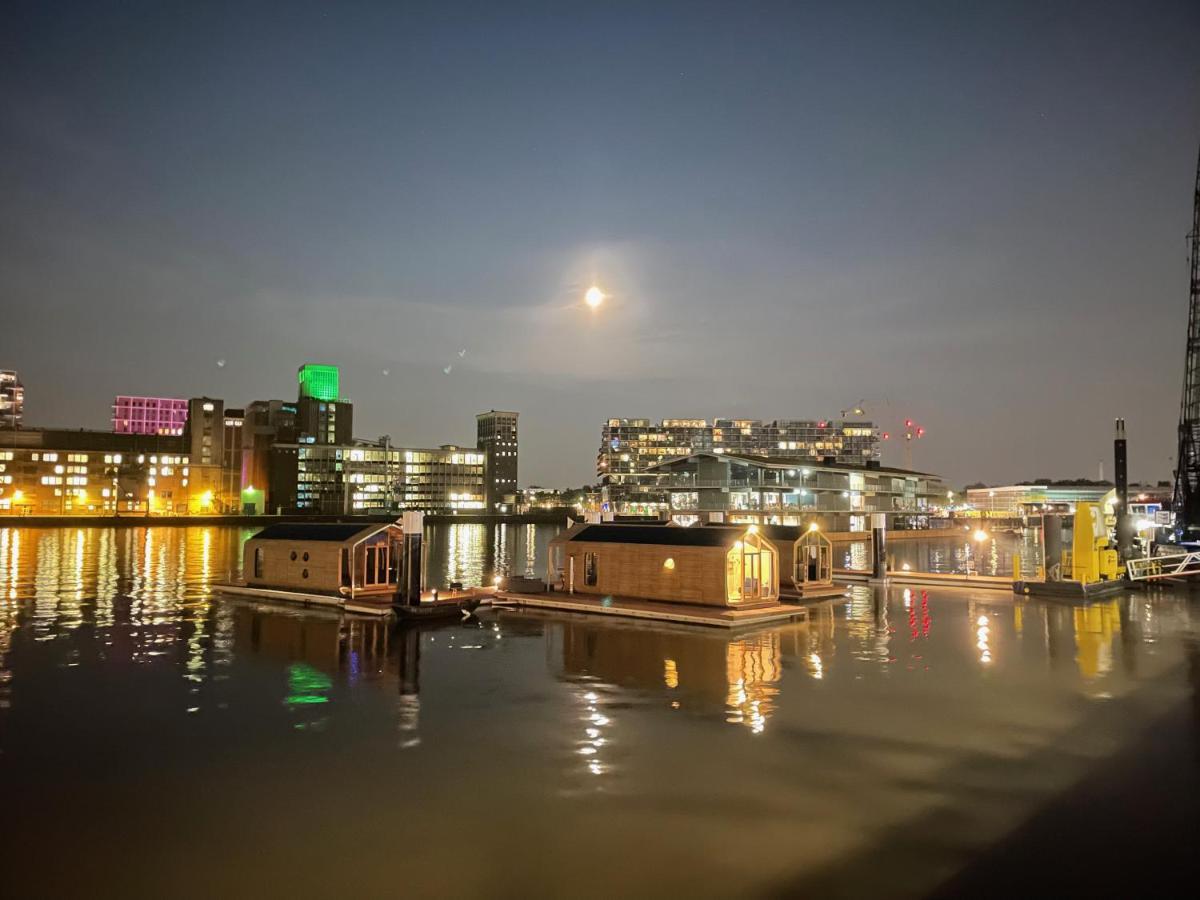 Wikkelboat Nr1 At Floating Rotterdam Rijnhaven Villa Esterno foto