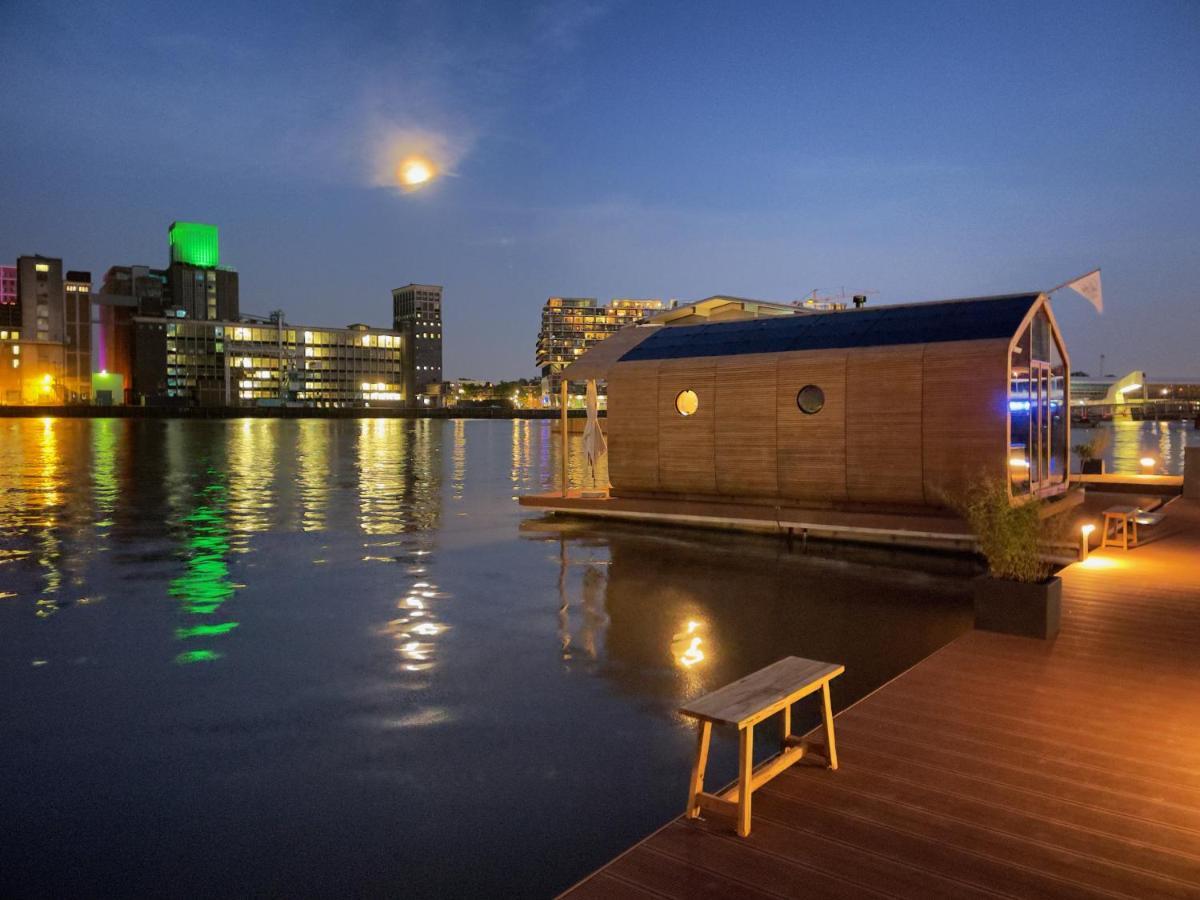 Wikkelboat Nr1 At Floating Rotterdam Rijnhaven Villa Esterno foto