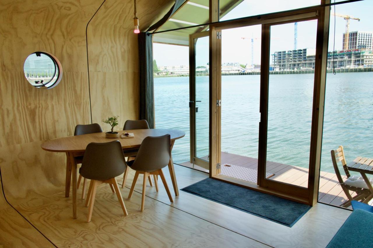 Wikkelboat Nr1 At Floating Rotterdam Rijnhaven Villa Esterno foto
